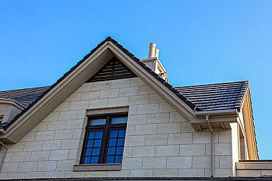 《星球大战：法外狂徒》有声誉系统和太空战斗